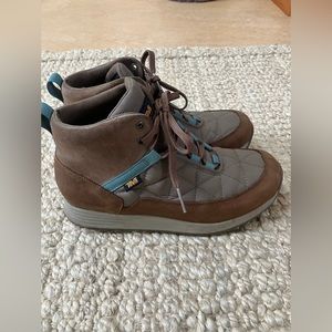Teva Ember Commuter Boot